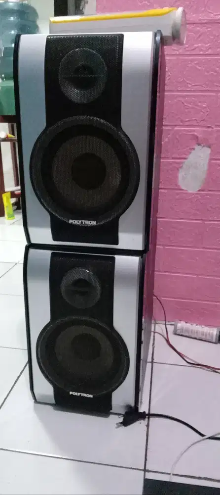 Sepasang speaker pasif