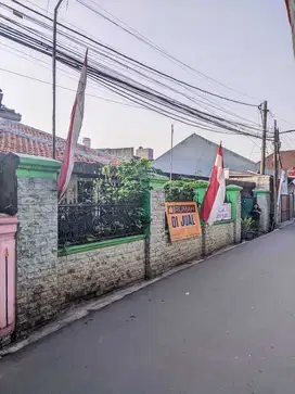 Rumah Luas Strategis Jalan H Saman Tugu Cimanggis