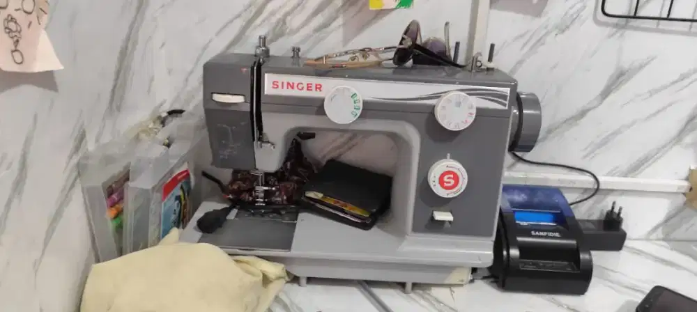 Dijual mesin jahit Singer