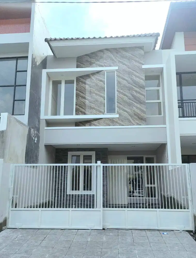 Dijual Rumah Pantai Mentari 2 Lantai Minimalis Baru Siap Huni