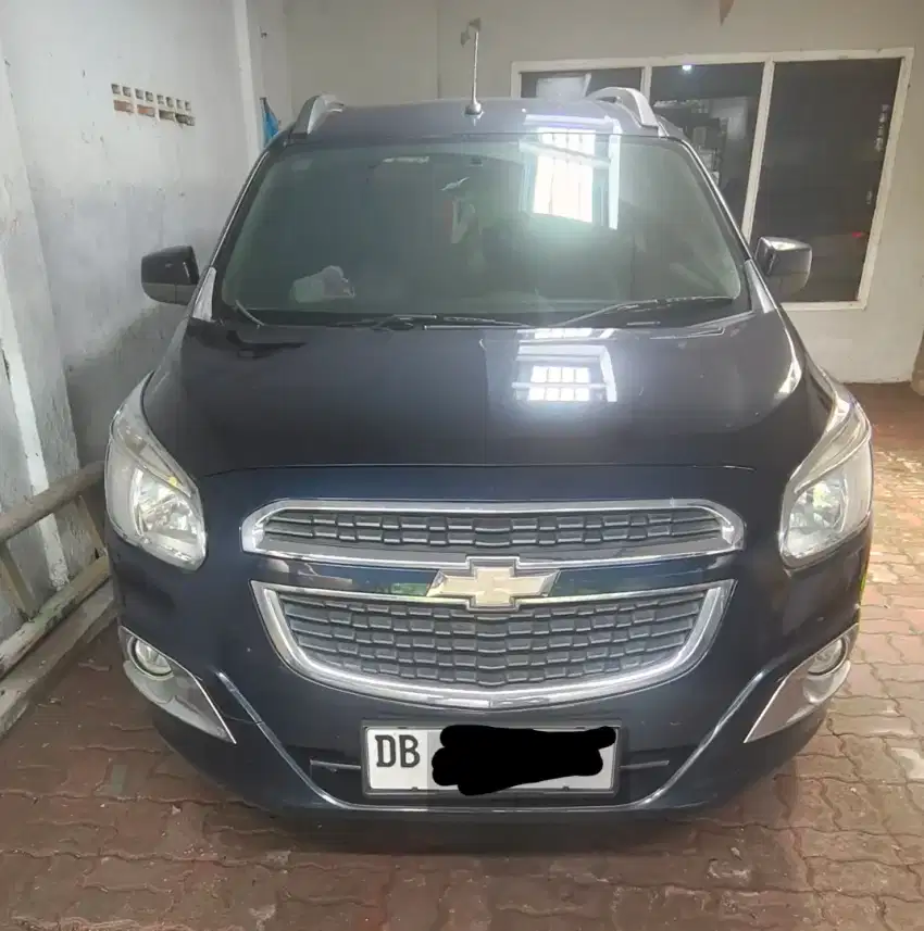 Dijual cepat Chevrolet spin warna biru