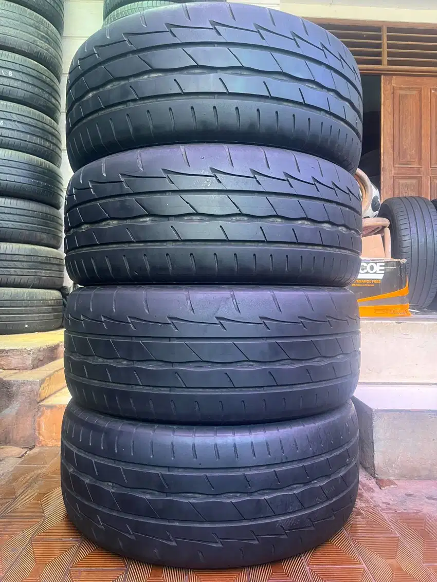 Ban Bridgestone Potenza Adrenalin RE 003 235 50 r18 4pcs