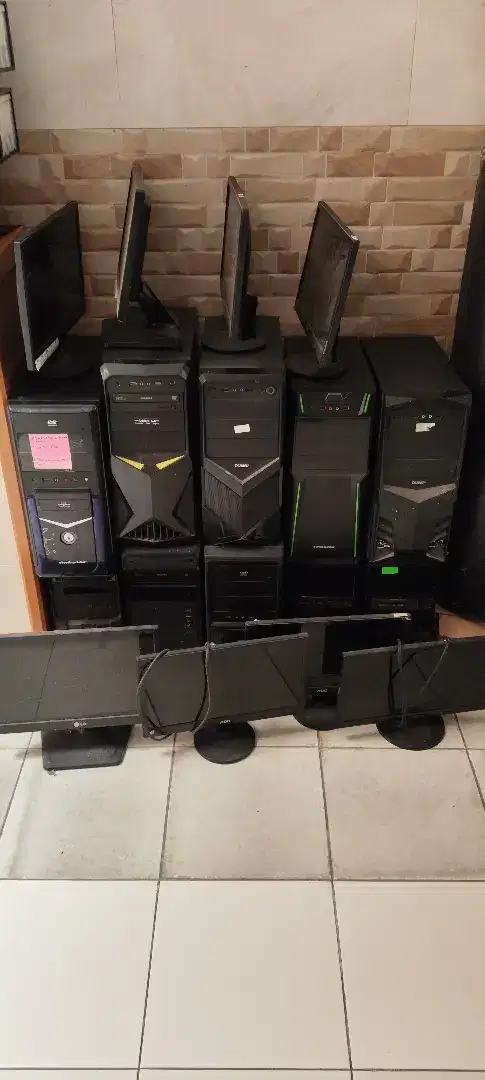 Cpu bekas dan monitor bekas