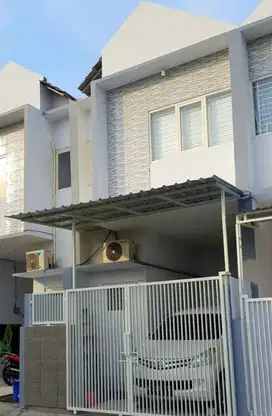 Rumah Second 2 Lantai di Medokan Ayu Rungkut