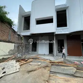 DIJUAL VILLA KOMPLEK MADIO REGENCY (Indra)