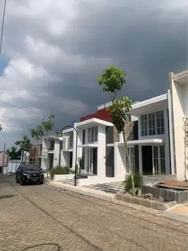 RUMAH 1 LANTAI LOKASI STRATEGIS 3 MENIT DARI UMM