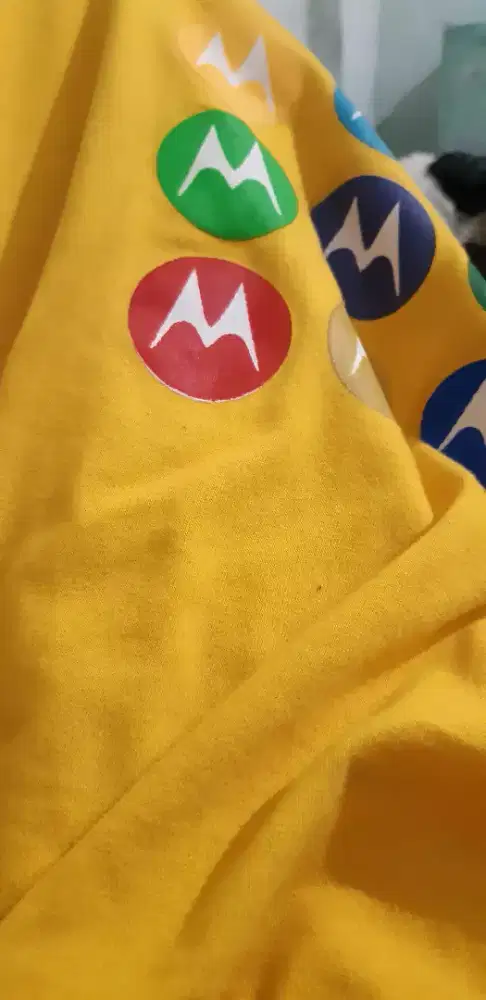 Uniqlo kaos motorola