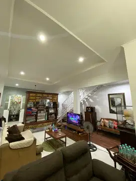 Dijual Rumah di Komplek Pondok Pucung II, Jombang Raya SHM, Harga Nego