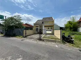 Rumah Moderen 700 JT-an di Lokasi Strategis Jl Medari