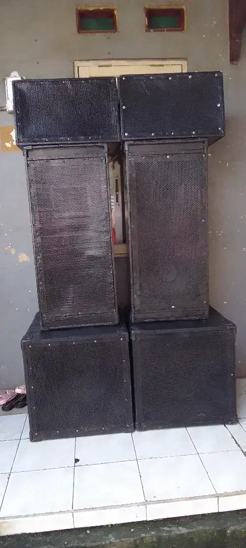 Box audio speaker