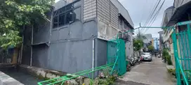 JUAL MURAH rumah untuk konveksi atau kost kostan di Pademangan Timur