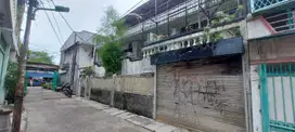 JUAL MURAH rumah untuk kost kostan dan konveksi di PADEMANGAN TIMUR