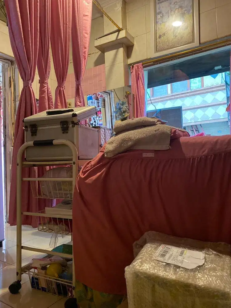 Di butuhkan yang bisa kelola salon, yang kompeten