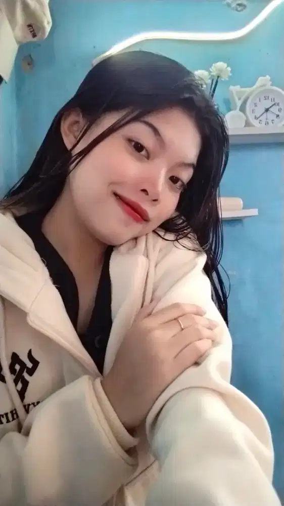 Nyari kerjaan apa ajah