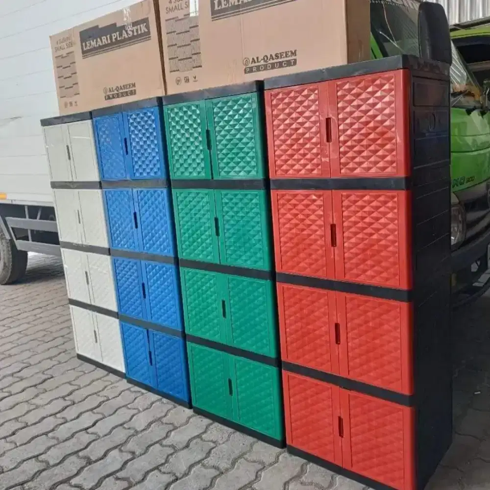 Lemari plastik s4