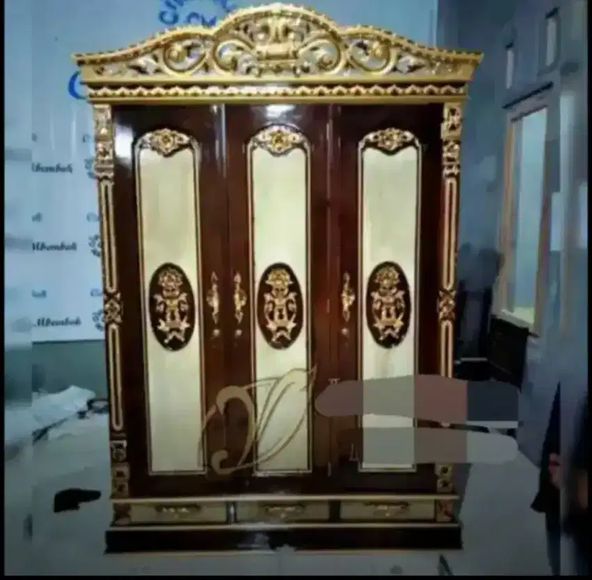 LEMARI KAYU JATI 3 PINTU