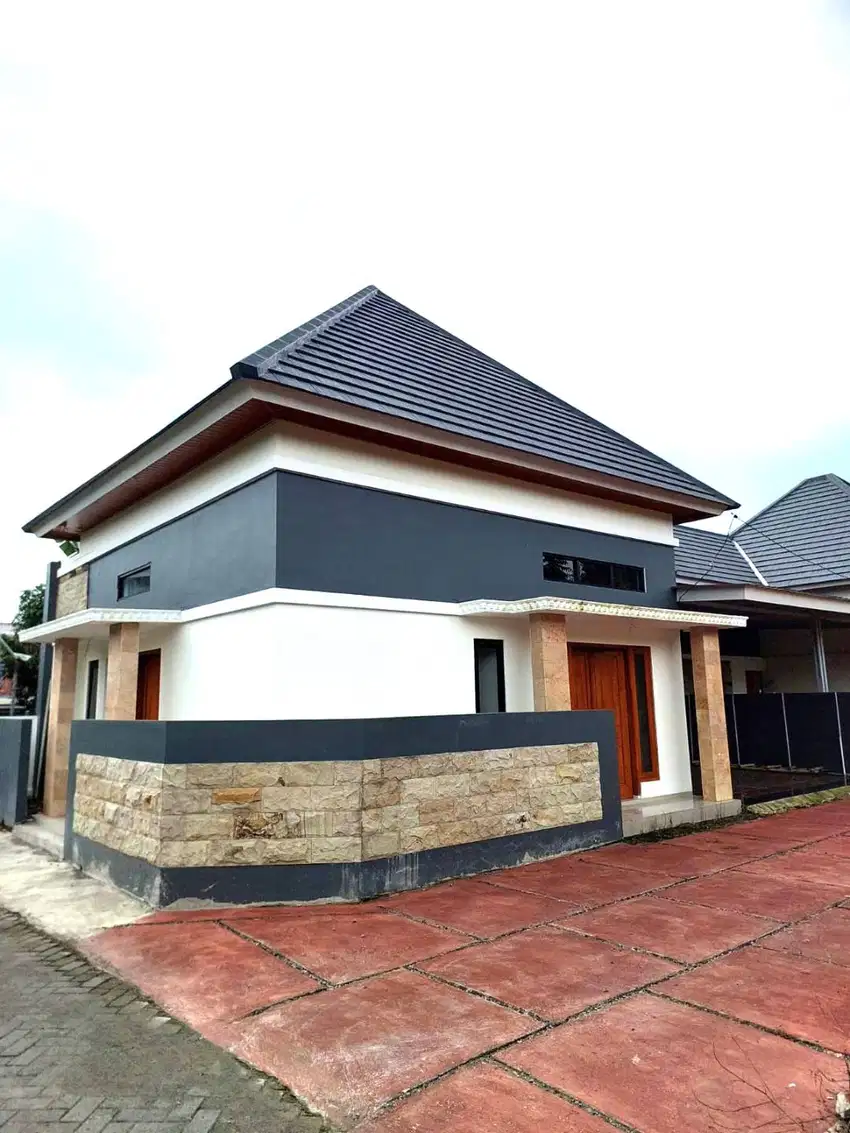 Rumah Baru Posisi Hook dekat Jalan Besi Jangkang