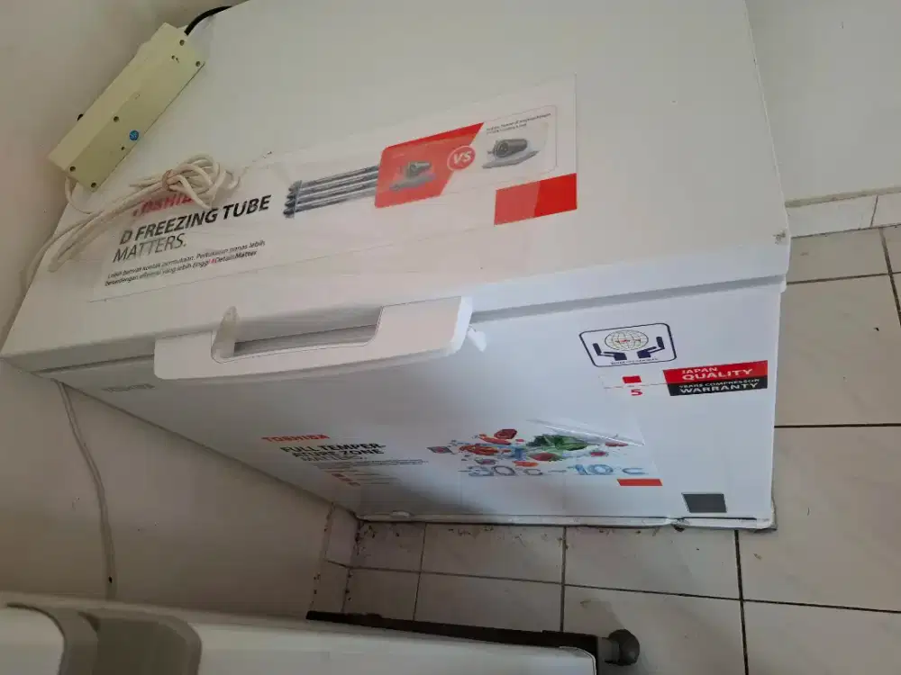 Freezer merk toshiba
