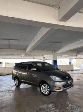 Toyota Kijang Innova 2009 Bensin