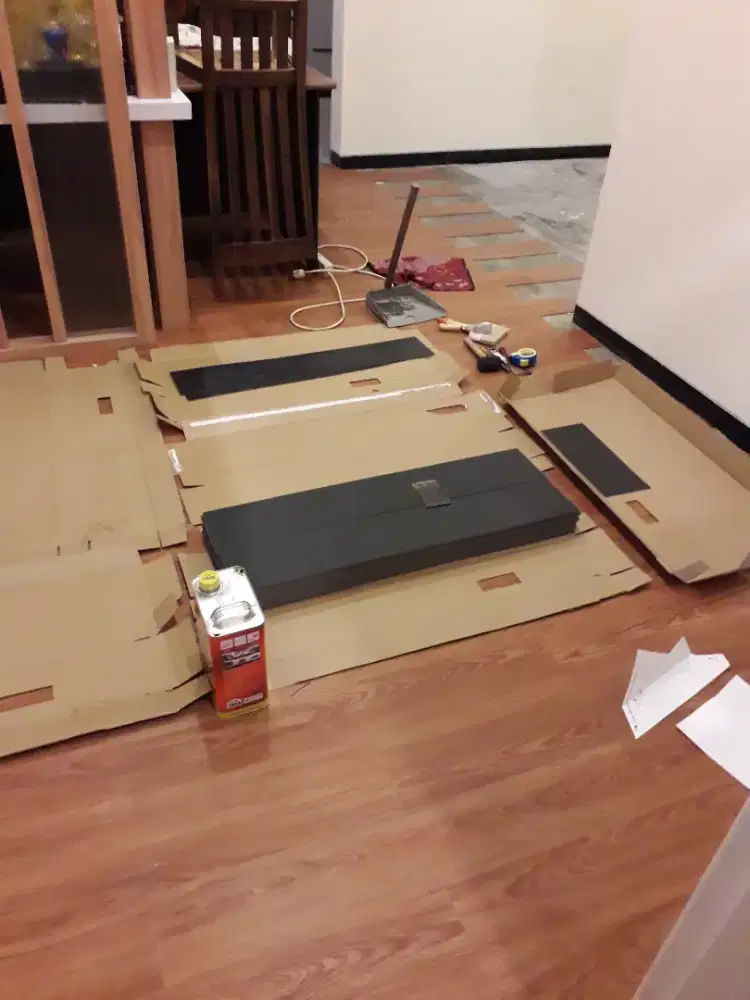 Pemasangan Vynil lantai ,karpet,dan wallpaper