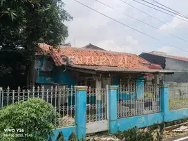 Rumah Bangunan Lama Lokasi Sangat Strategis DiGunakan Untuk Usaha