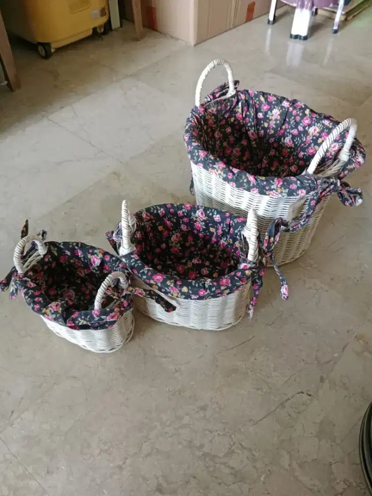 Keranjang  Susun rotan motif bunga