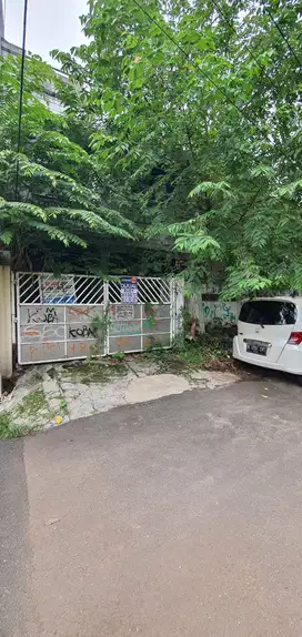 Dijual Rumah Tua Jl. Taman Katalia Utara Toman
