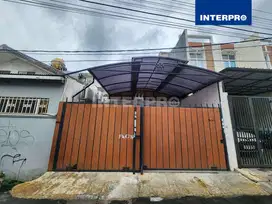 Rumah 1.5 Lantai Dijual Taman Ratu - 4 Kamar Tidur - Luas Tanah 93m2