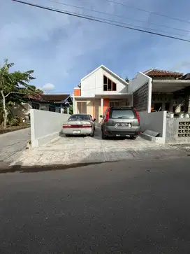 Rumah strategis dekat kampus UAD jogja lokasi strategis harga murah