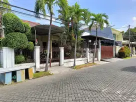 Rumah bagus siap huni di Manyar Indah