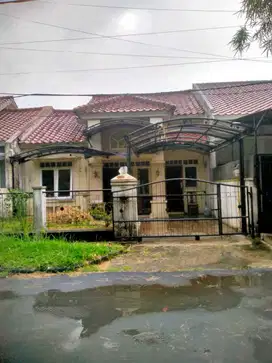 Dijual Rumah Di Regency Melati Mas 1 Lantai Perlu Renov