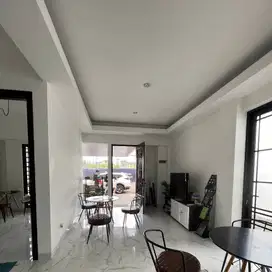 Dijual Rumah Mewah 3 Lantai American style di Pesanggrahan - Jakse