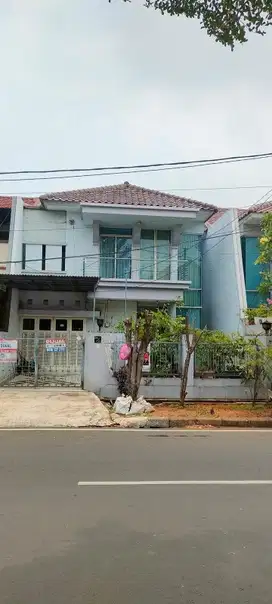 Dijual Rumah Harga Di Bawah NJOP di Taman Semanan  Indah