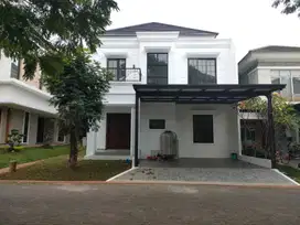 Dijual Rumah Pondasi Bor Pile, Design Klasik di Foresta Naturale