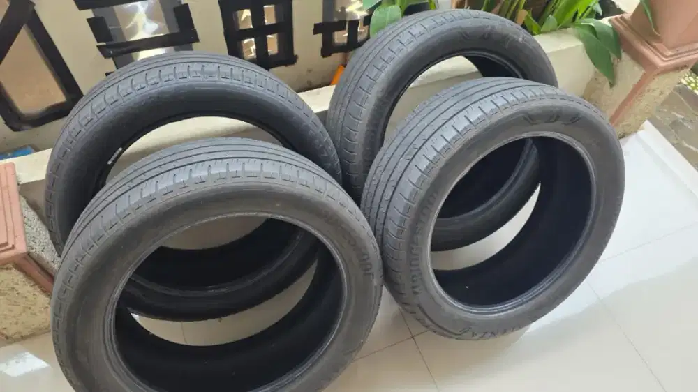 Bridgestone Alenza 225/50R18 95V H/L 33