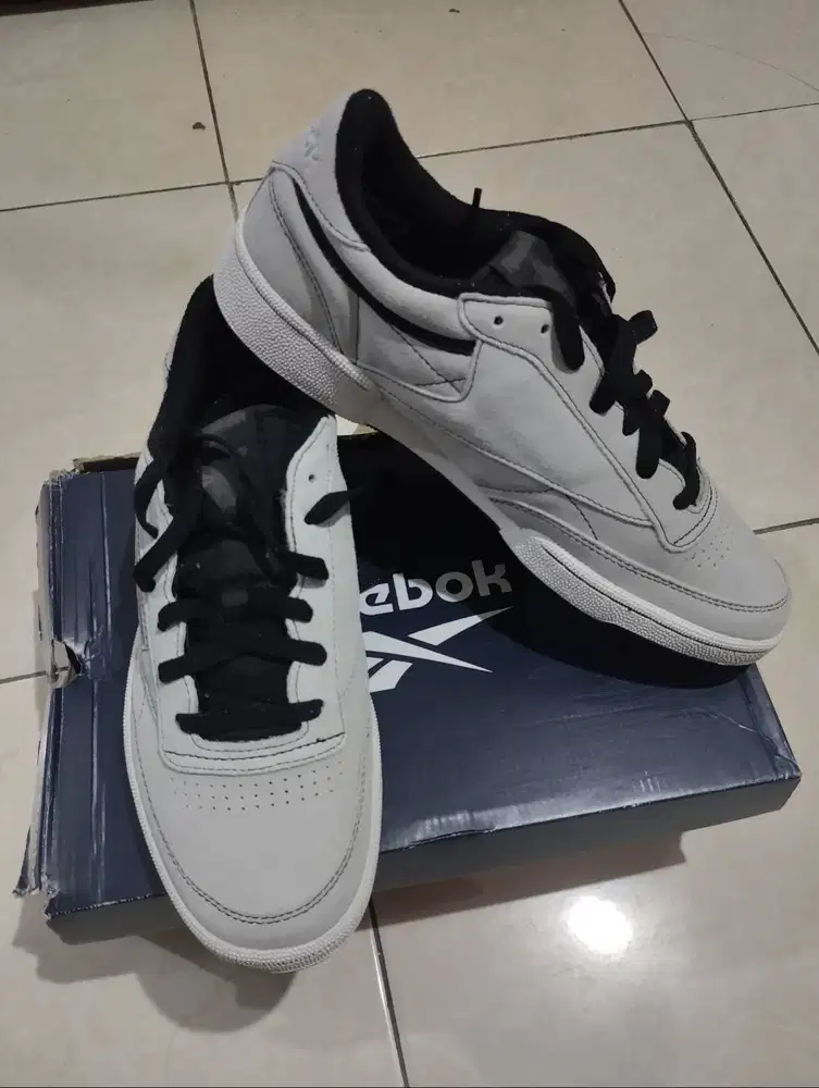 Reebok Sepatu Sneaker Sz 42 Vintage Classic