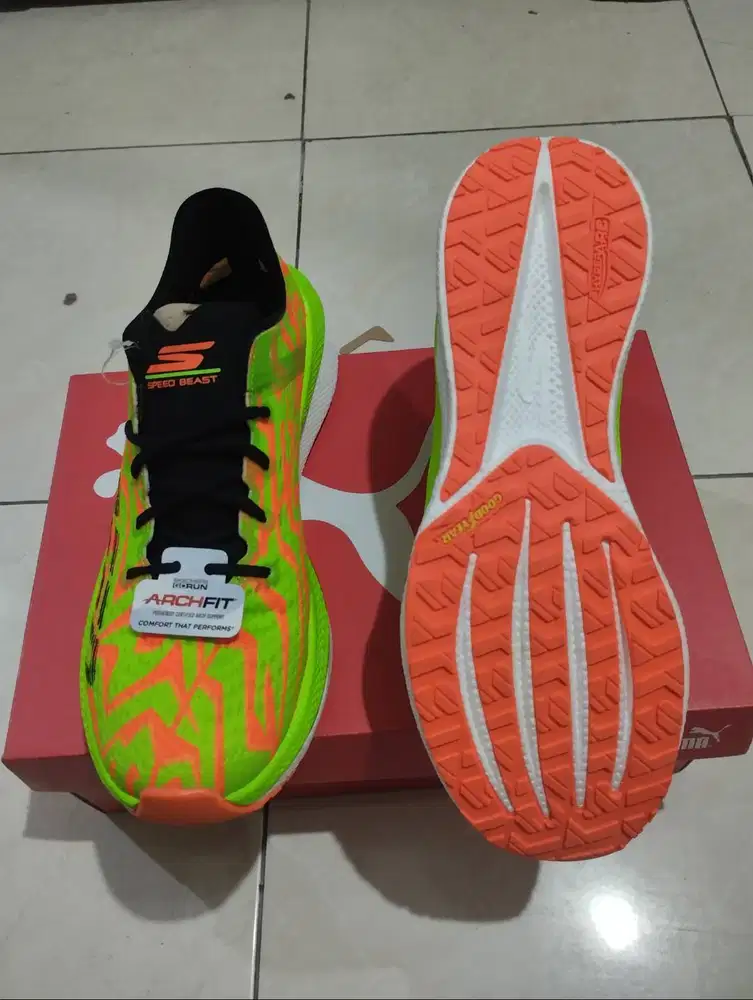 Skechers Sepatu Running Carbon