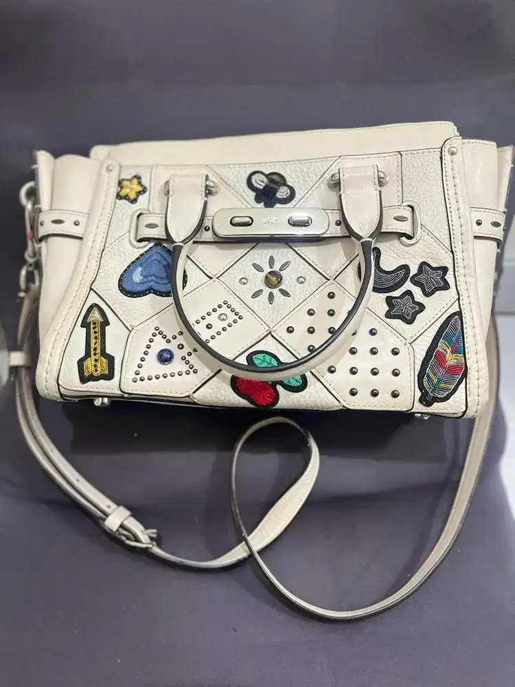 Coach Swagger embelish 27