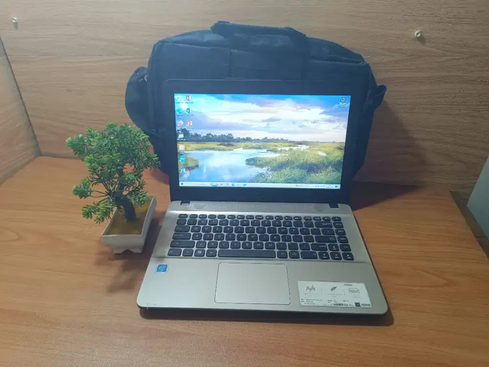 Tiktok komputer. Menerima jual / beli laptop segala kondisi.