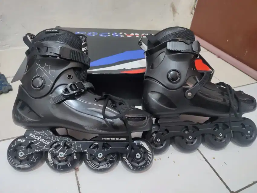 Sepatu roda rockville