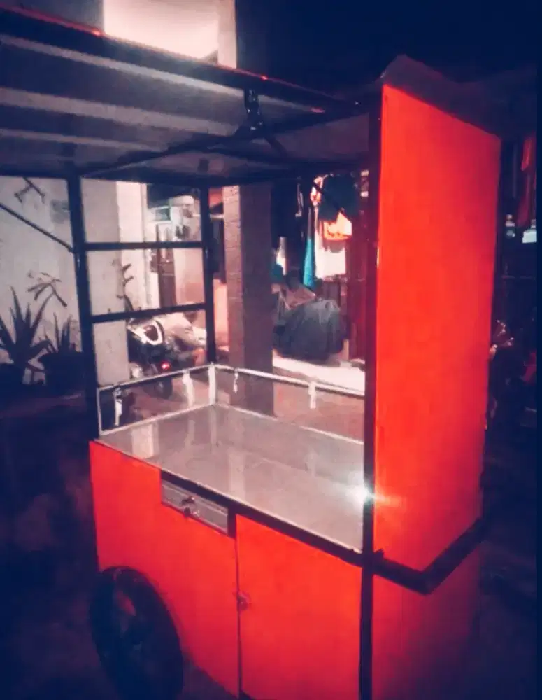 Menerima pesanan Gerobak