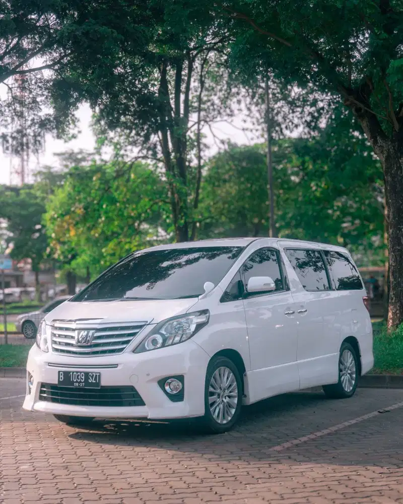 ALPHARD G 2.4  PUTIH