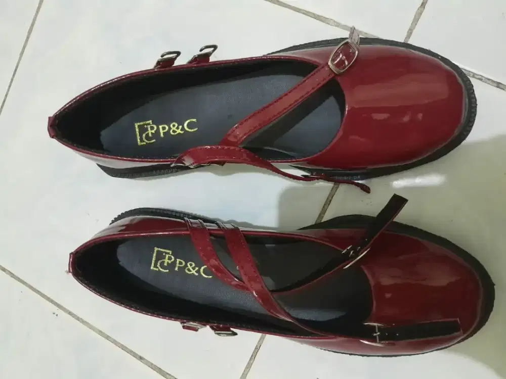 sepatu sendal wanita merah size 40