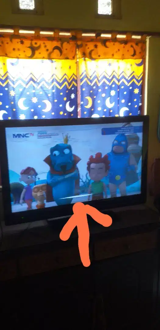 Dijual tv lcd 43 inci merk  sharp aquos
