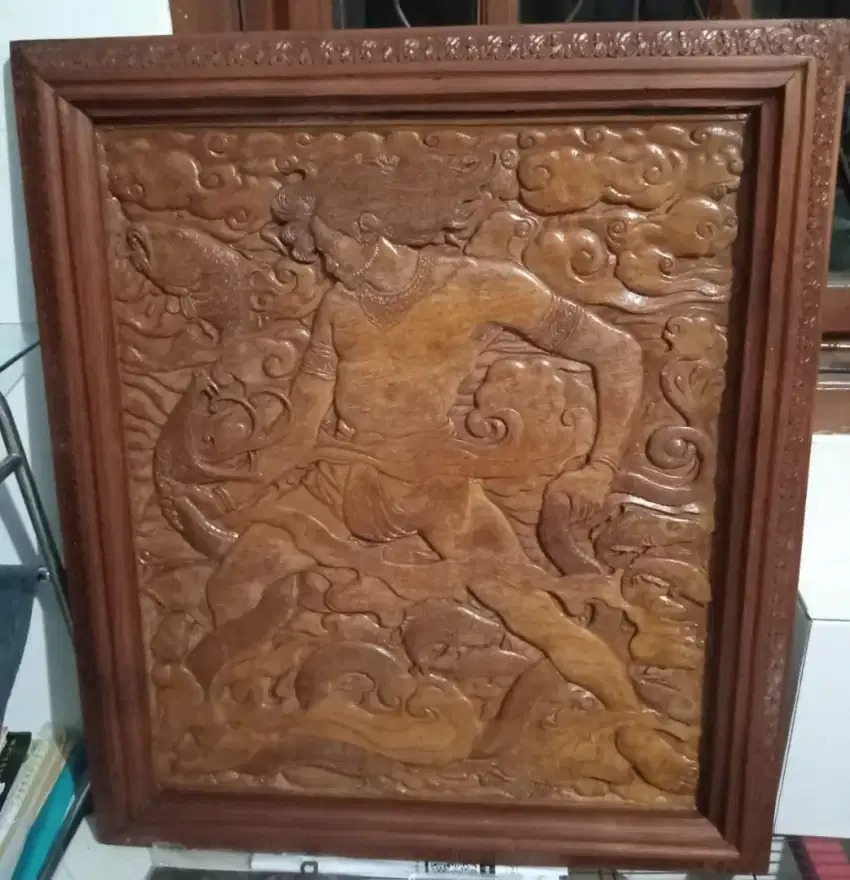 Relief ukiran Bima