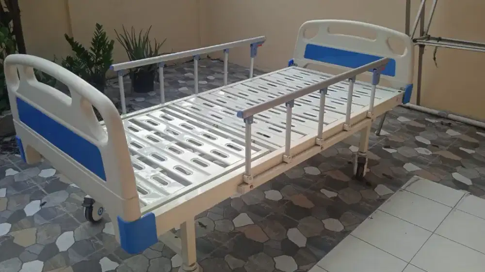 Ranjang Rumah Sakit (LIKE NEW)