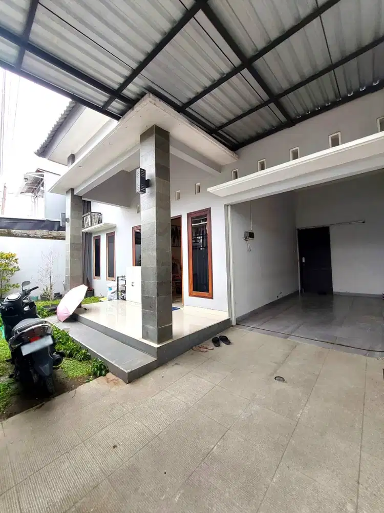 Rumah Strategis Tepi Jalan Aspal Lebar di Jambon