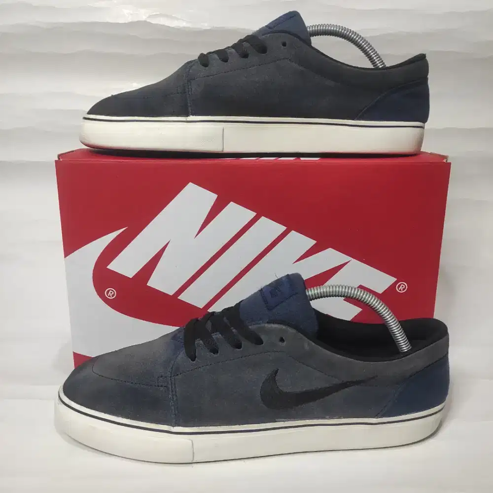 NIKE SB Satire Obsidian [size 43]