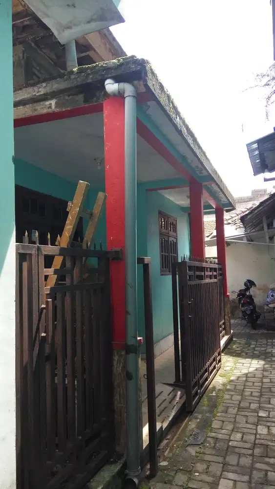 DIJUAL RUMAH 3 lantai dekat Universitas Brawijaya