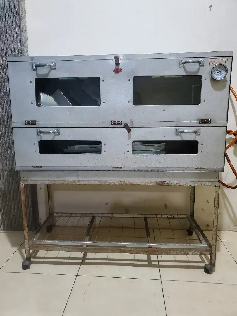 OVEN GAS 2 TINGKAT, Masih normal berfungsi semua.
